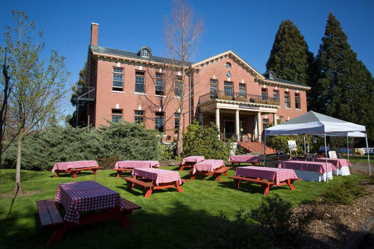 Mcmenamins Grand Lodge Forest Grove Dış mekan fotoğraf